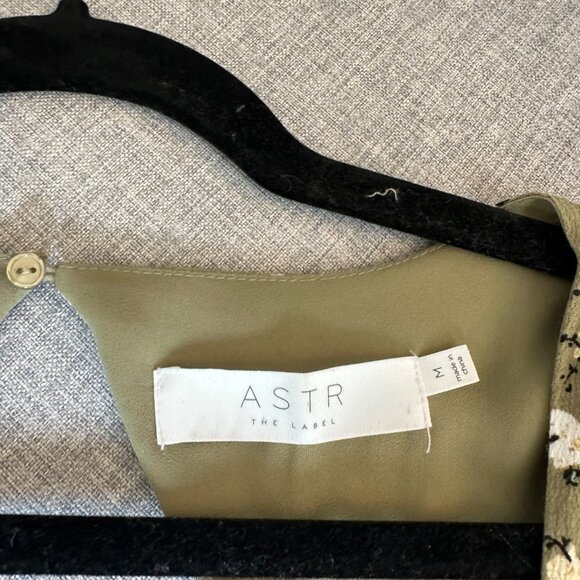 ASTR The Label | Green Floral Midi Dress - Picture 3 of 5